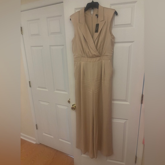 NWT Express linen-blend jumpsuit size M - Picture 1 of 6